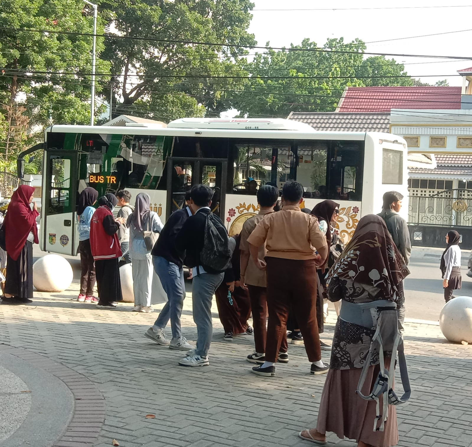 Bus_Trans_Palu_Mudahkan_Layanan_Transportasi_Warga.jpg