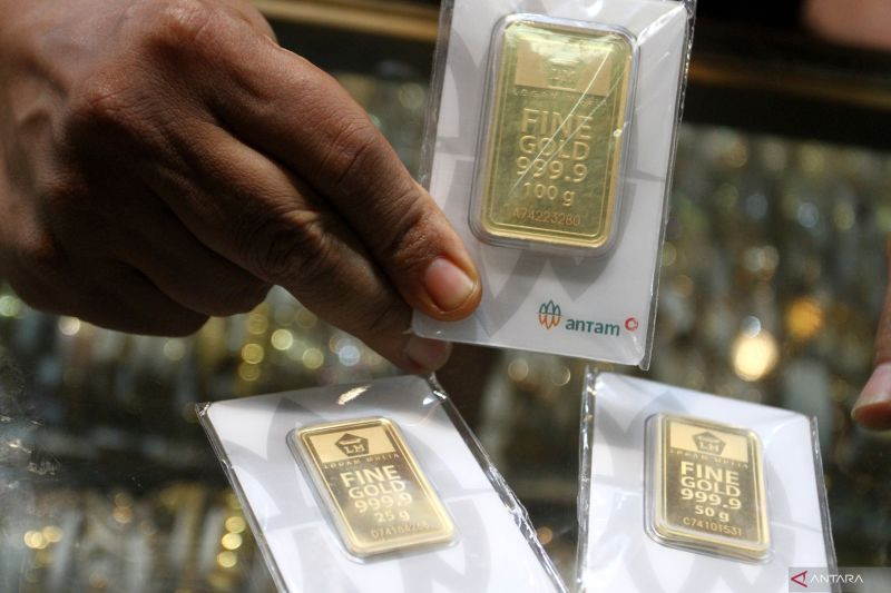 Dampak-fluktuasi-harga-emas-di-Malang-221124-abs-2_1.jpg