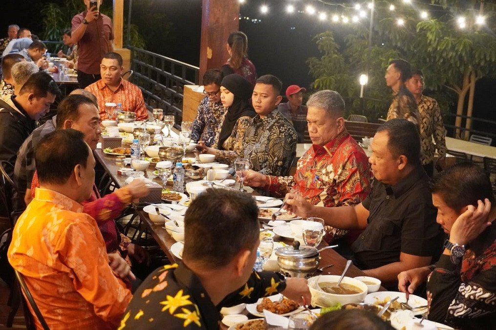 FOTO_BERITA_2---DPRD_SULTENG1.jpg