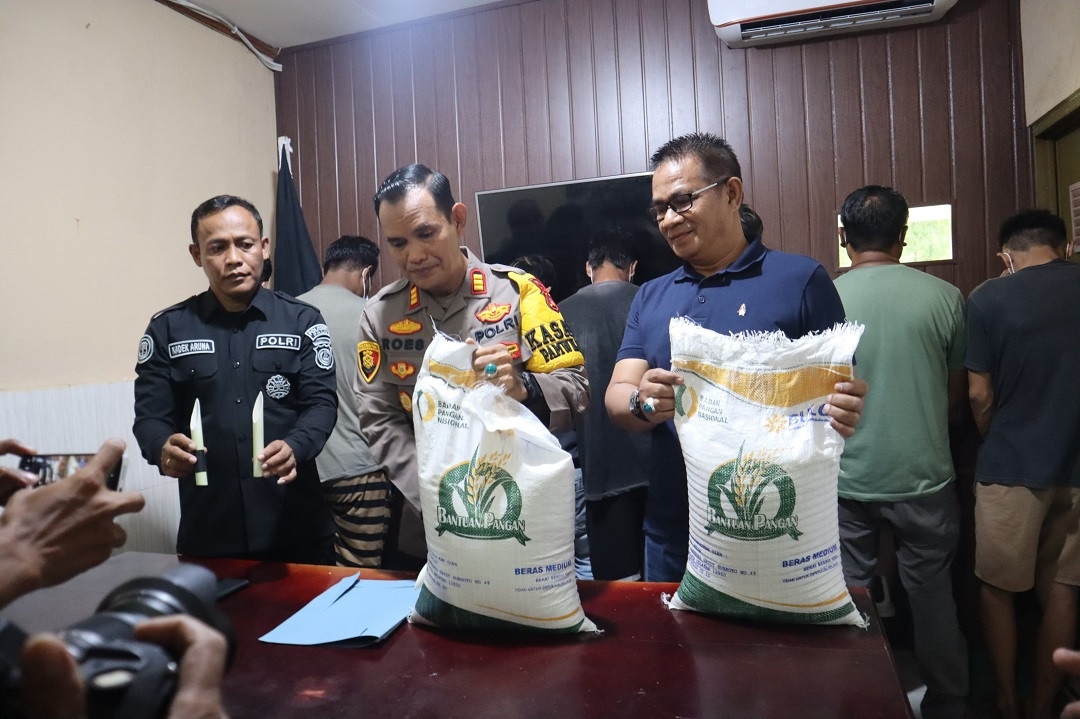 FOTO_BERITA_3---CURI_BERAS_BULOG.jpg