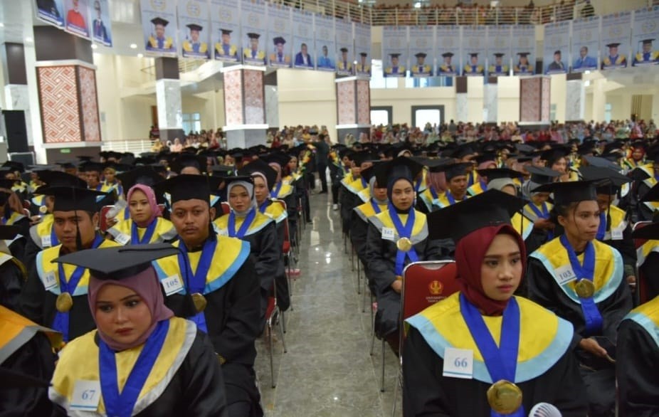 FOTO_BERITA_3---UNTAD_WISUDA.jpg