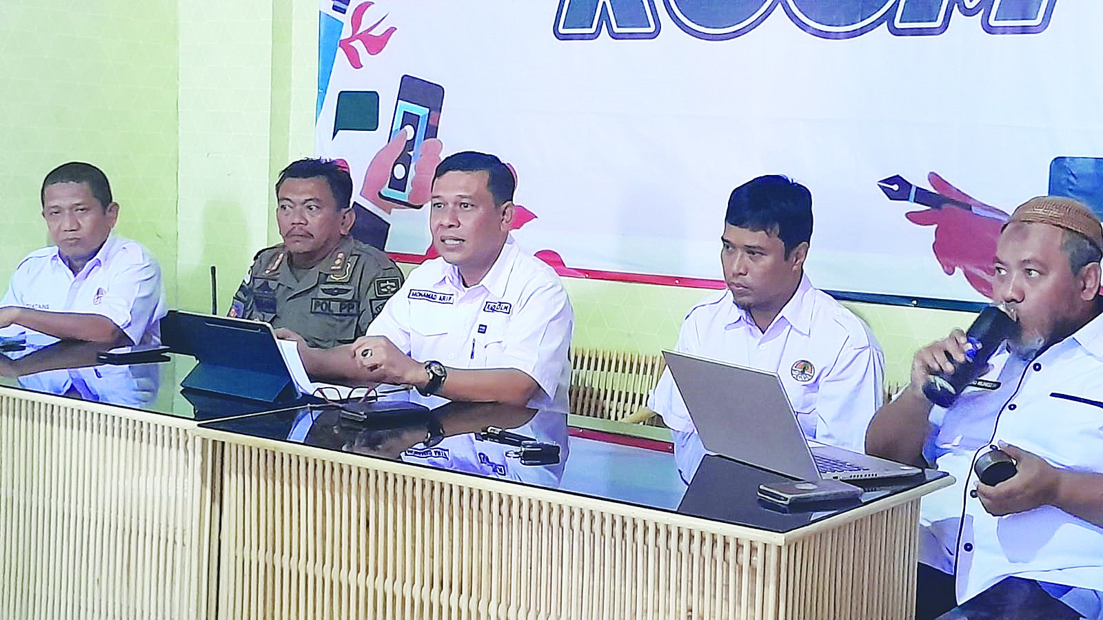 FOTO_HL---PEMKOT_PLASTIK_copy.jpg