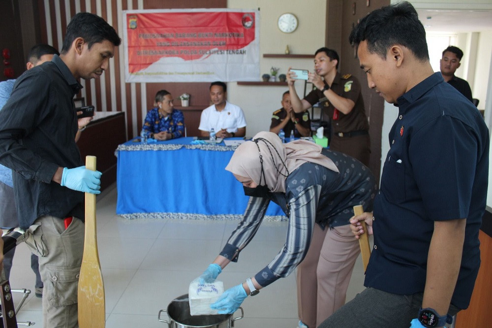 FOTO_HL---PEMUSNAHAN_SABU.jpg