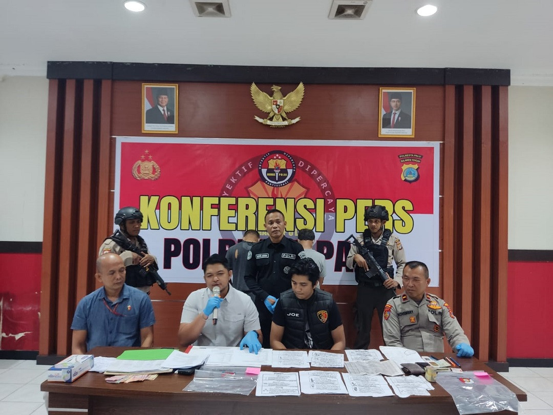 FOTO_KAKI---KUPON_PUTIH.jpg
