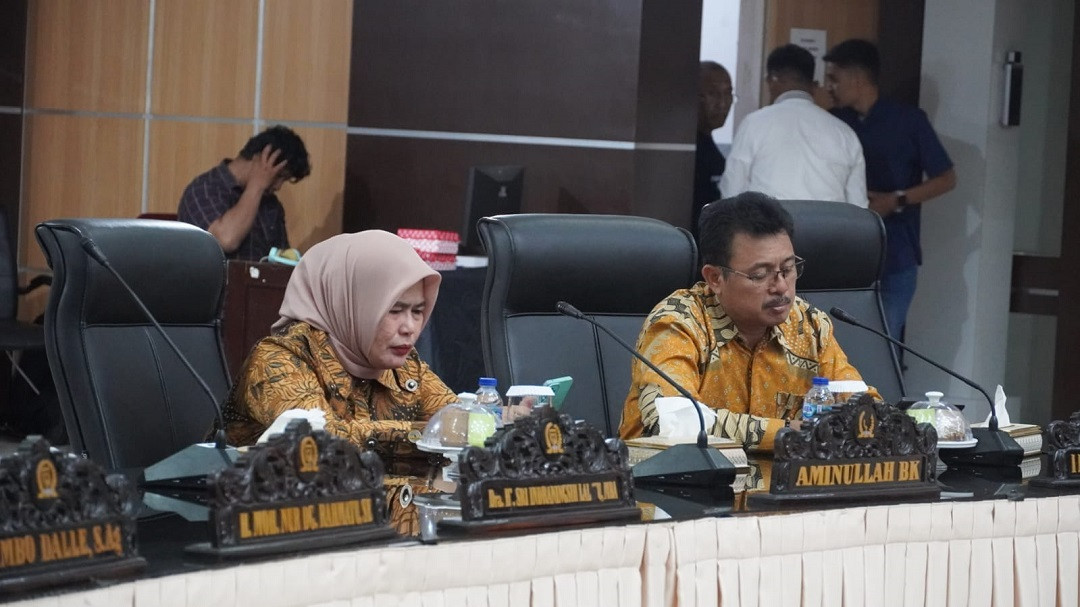 FOTO_KAKI---PARIPURNA_DPRD_SULTENG.jpg