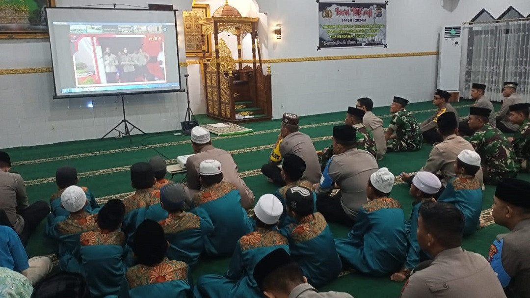 FOTO_KAKI---POLRESTA_DOA_BERSAMA.jpg