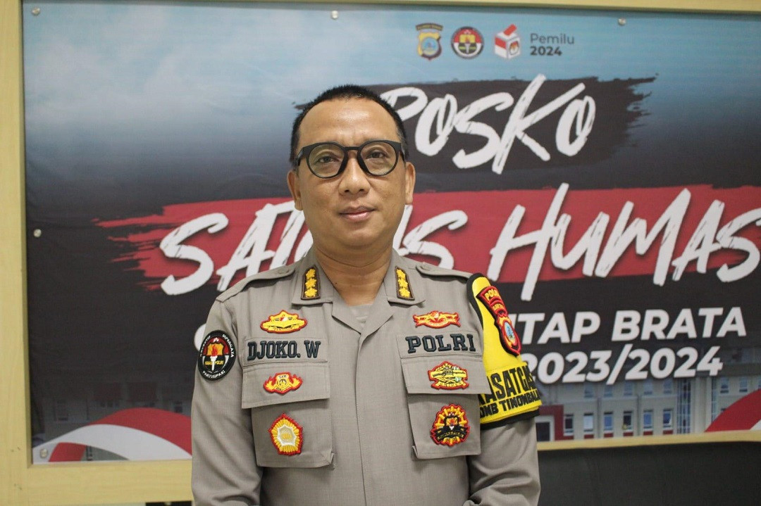 FOTO_KAKI---WAKPOLDA_SULTENG_BERGANTI1.jpg