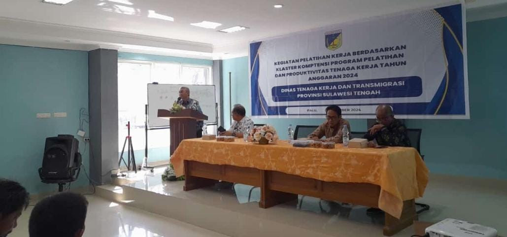 FOTO_KIRI---DISNAKERTRANS_SULTENG1.jpg