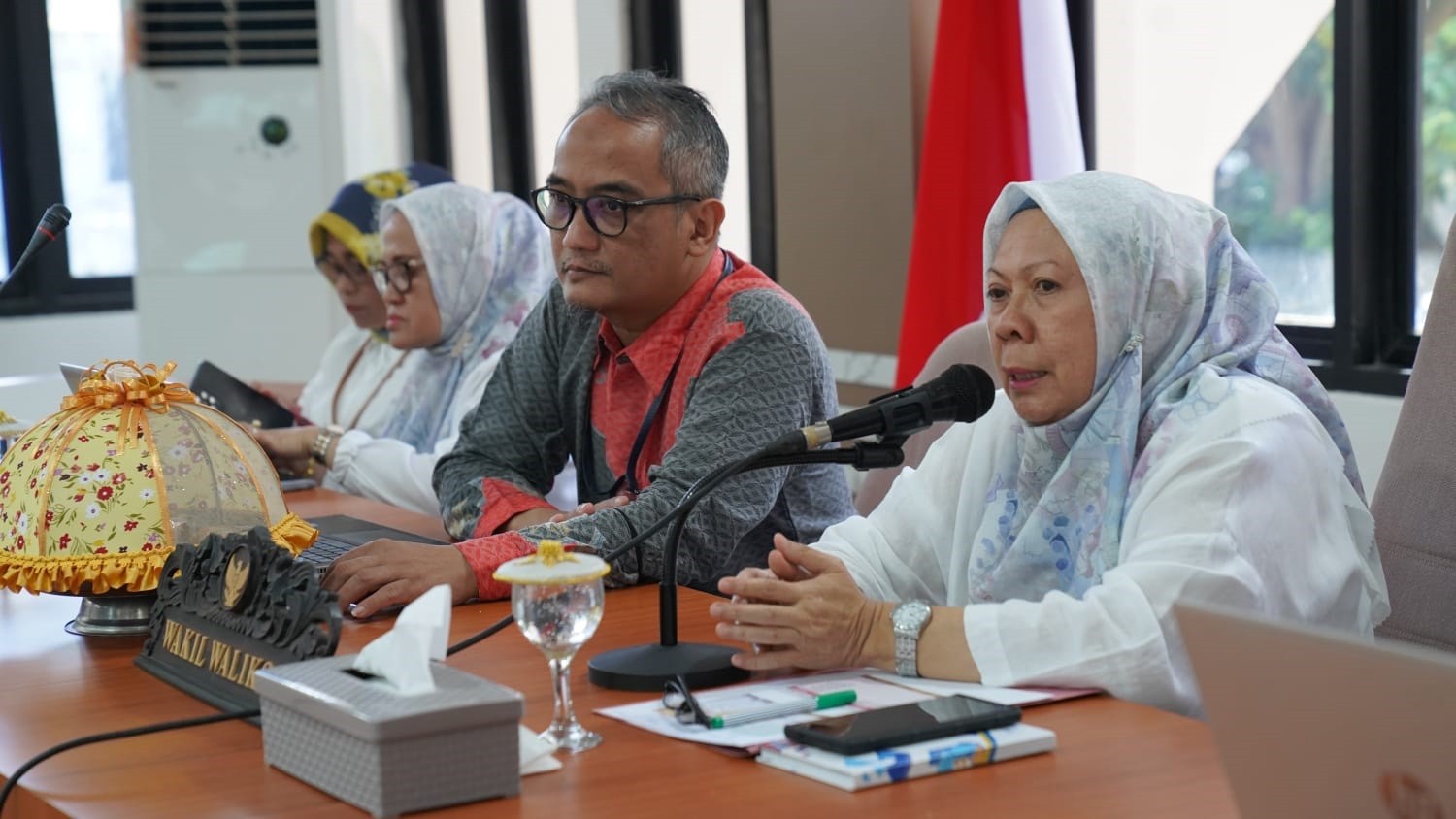 FOTO_KIRI---KPK_RI.jpg