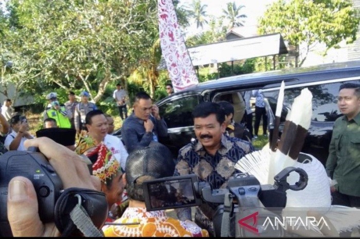 MENTERI_ATR.jpg