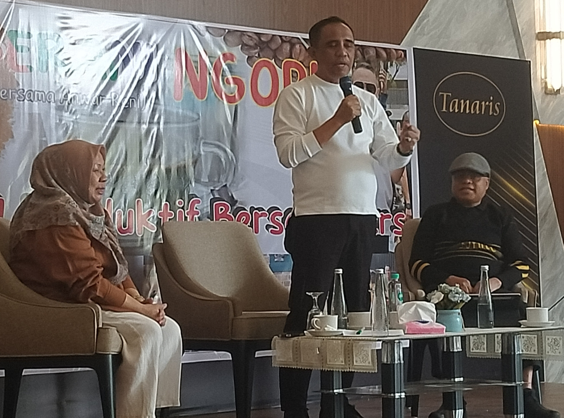 anwar3.jpg