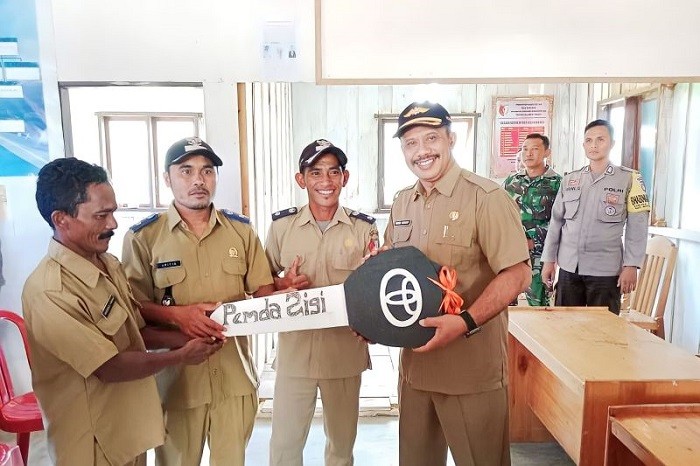 Pemkab Sigi Beri Bantuan Mobil Ambulance Untuk Warga Desa Terpencil
