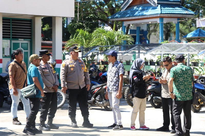 Kapolres Banggai Pantau PSU di Dua TPS di Kota Luwuk