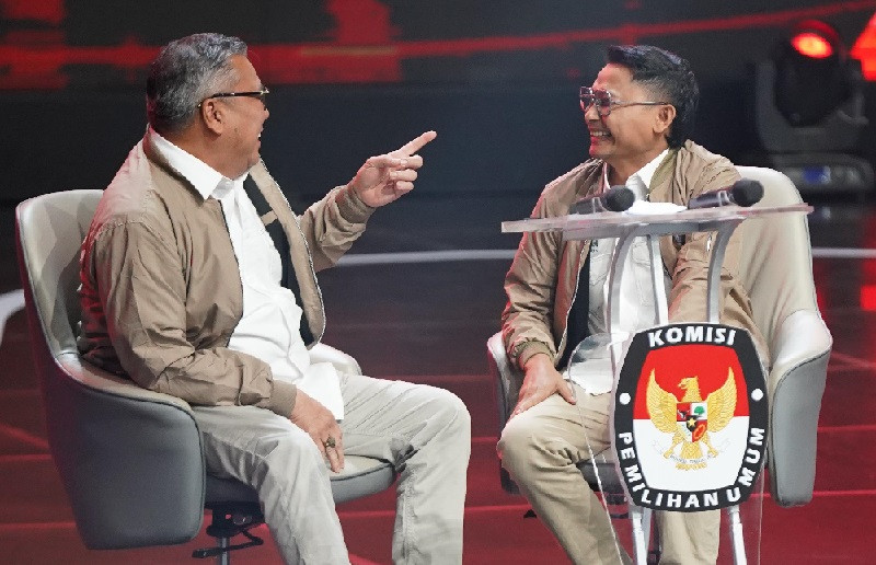 Debat Politik Riang Gembira