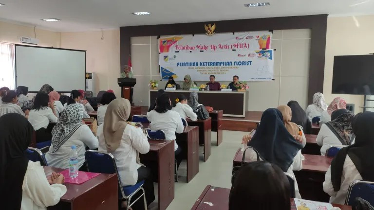 Dinkop UMKM Sulteng Kembangkan Kreativitas Kemampuan Usaha
