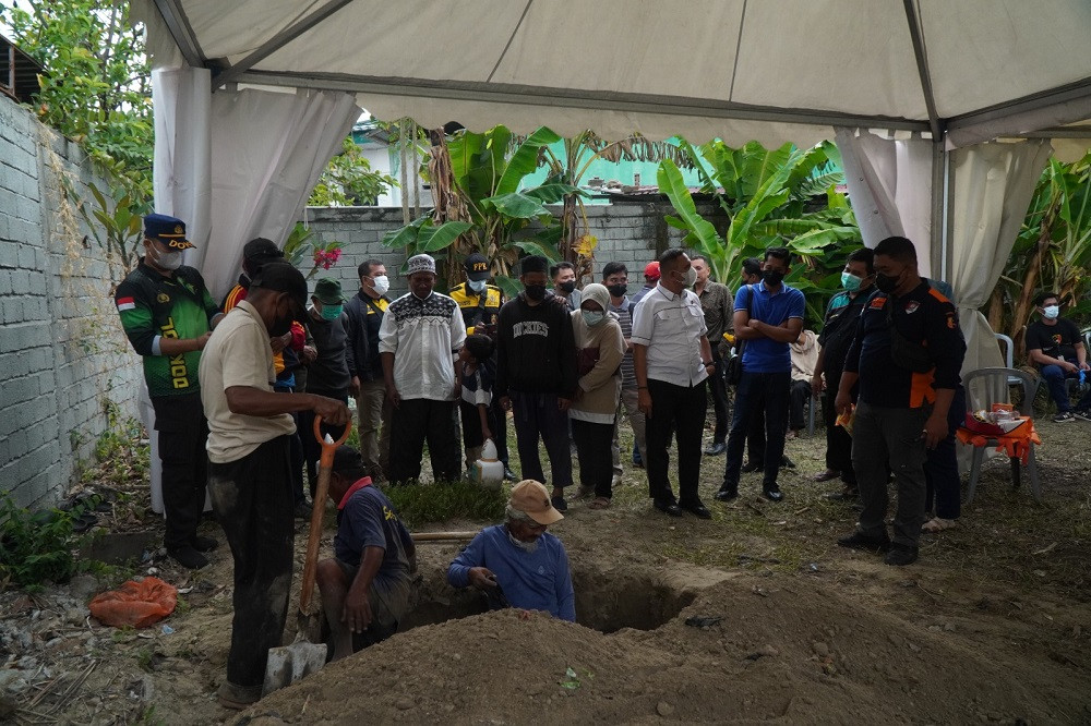 Ekshumasi Jenazah MS Dilakukan di Pekuburan Keluarga