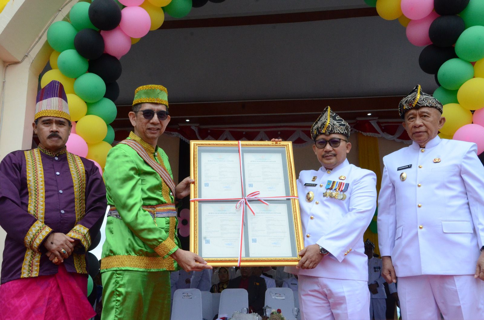 30 Sertifikat Hak Cipta Diserahkan Kanwil Kemenkumham ke Pemkab Banggai