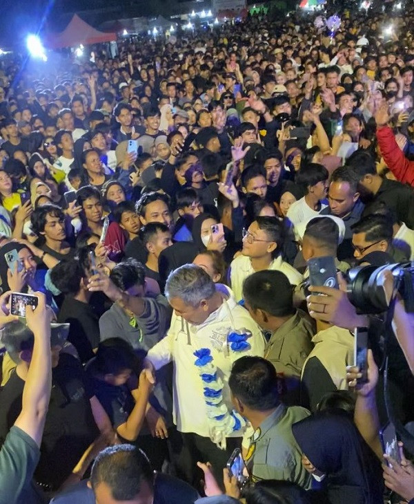 Jalani Politik Riang Gembira, Ahmad Ali: Jangan dengan Perasaan Kesal, Omong-Omong Kiri Kanan