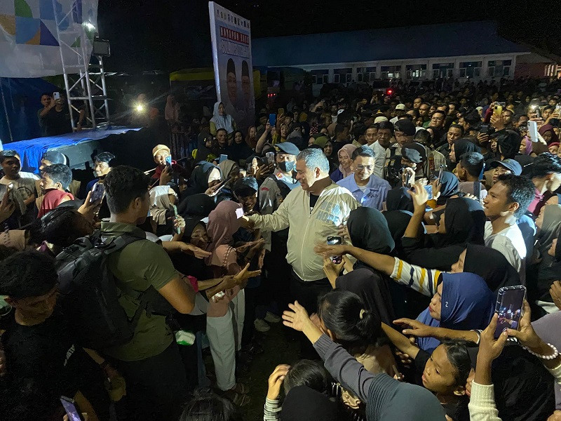 Dengar Warga Tandu Ibu Hamil 37 Km, Ahmad Ali Langsung Bantu Satu Ambulans