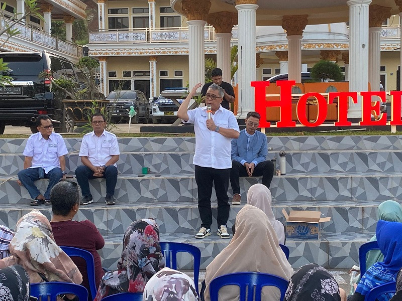 Ini Alasan Ahmad Ali Salurkan Semua Gajinya di DPR Untuk Umat