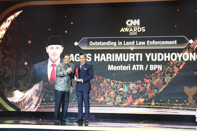 Menteri AHY Raih Penghargaan Outstanding in Land Law Enforcement