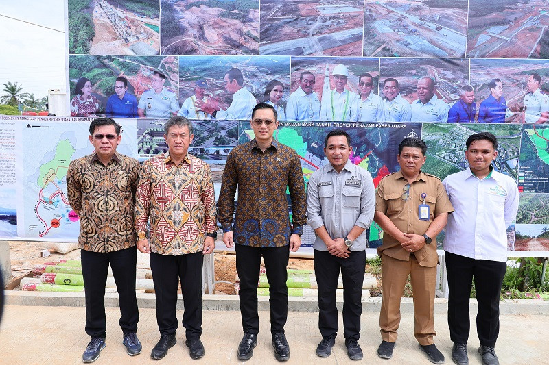 Akhiri Kegiatan di Kaltim, Menteri AHY Kunjungi Kantor Badan Bank Tanah di Penajam Paser Utara