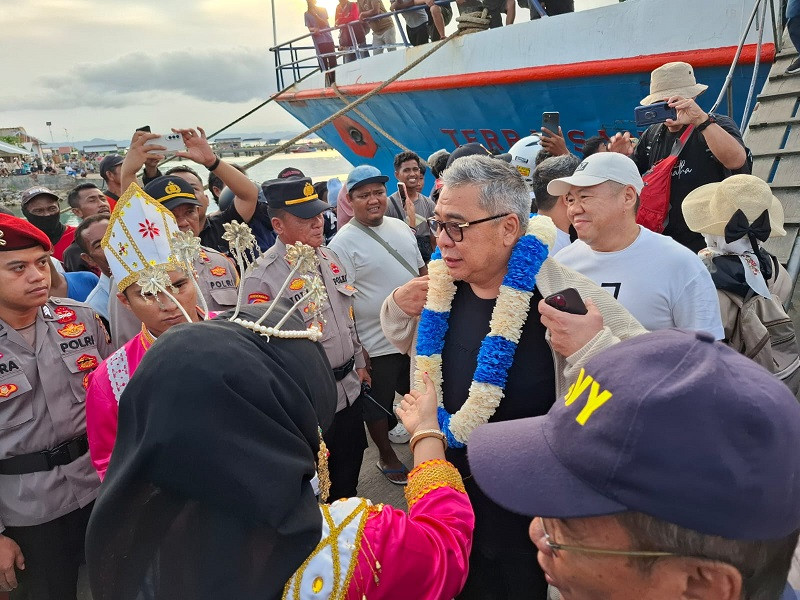 Ahmad Ali Tiba di Salakan Ditemani Pasha dan Sejumlah Tokoh