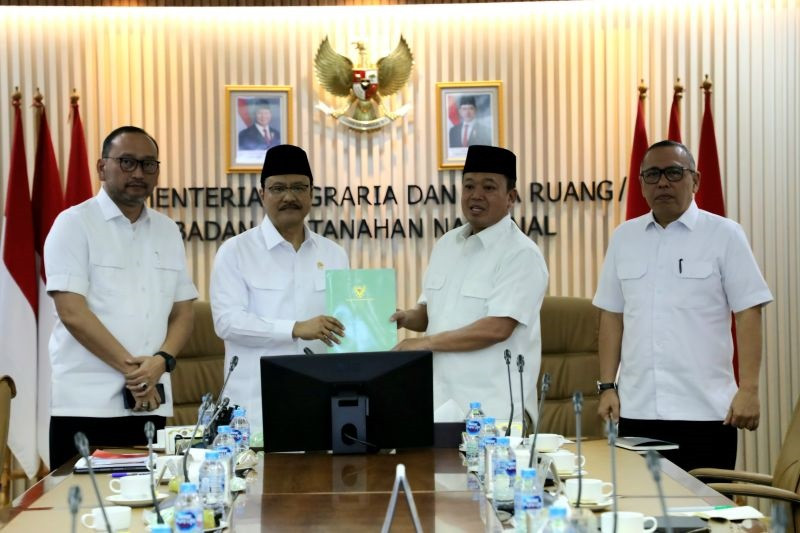 Mensos-Menteri ATR Bahas Percepatan Sertifikasi Lahan Sekolah Rakyat