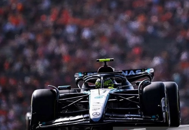 Hamilton Ingin Bangkit pada Balapan Terakhir dengan Mercedes
