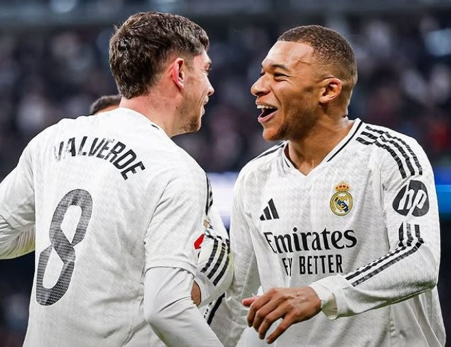 Kalahkan Sevilla 4-2, Real Madrid Geser Barcelona dari Posisi Dua