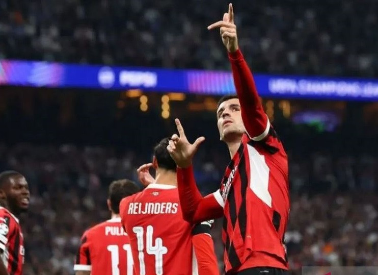 AC Milan Hancurkan Sassuolo dengan Kemenangan 6-1