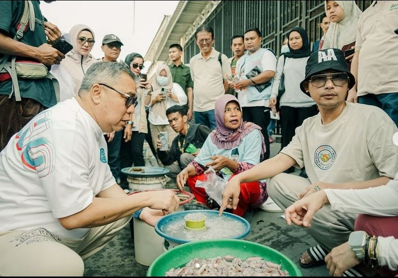 Pasangan BerAmal ke Pasar Simpong, AKA: Pria Tak Bisa Menawar, Itu Salah