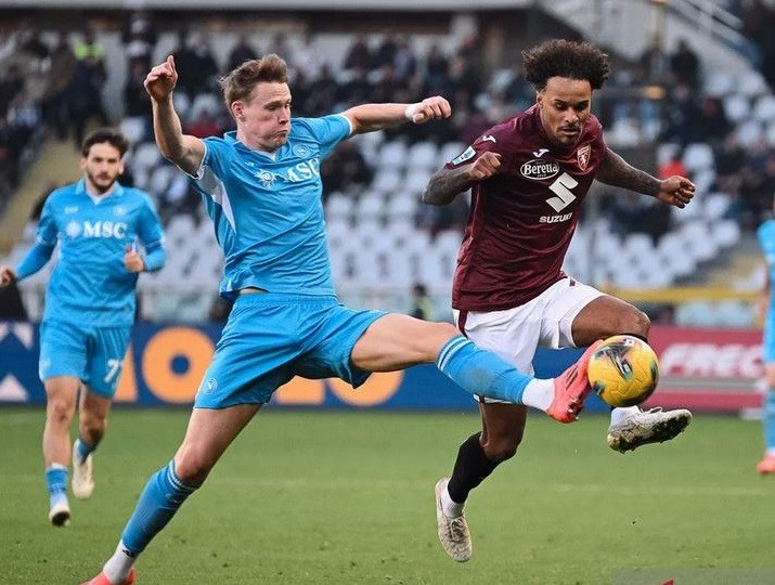 Gol Scott Mctominay Menangkan Napoli di Kandang Torino