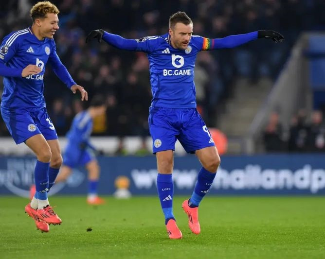 Van Nistelrooy Raih Kemenangan di Laga Debutnya Bersama Leicester City