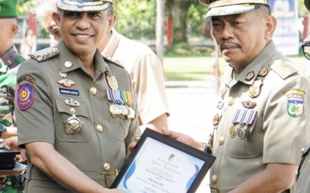 Pemkot Palu Terima Dua Penghargaan Gubernur Sulteng