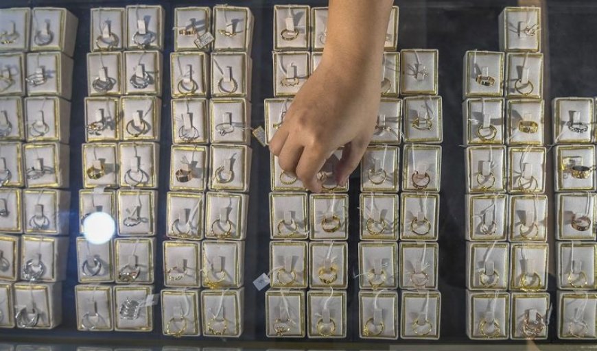 Emas di Pegadaian Hari Ini Kompak Naik Lagi Hingga Rp9.000 per Gram