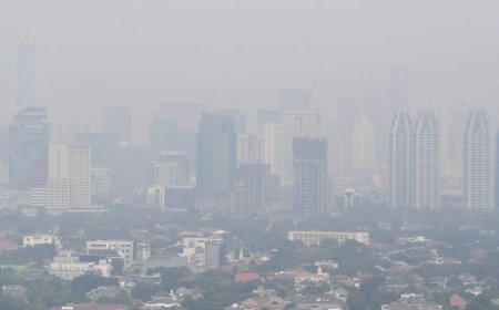 Kualitas Udara Jakarta Terburuk Kelima di Dunia pada Senin Pagi