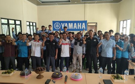 Yamaha Kolaborasi Bersama SMKN 1 Simpang Raya Peduli Pendidikan