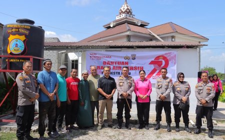 Polresta Palu Salurkan Bantuan Air Bersih untuk Warga Poboya