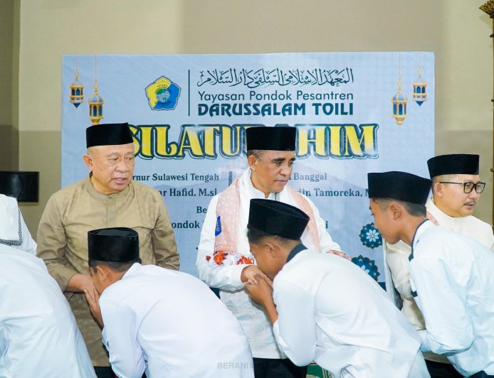 Gubernur Janji Bantu Bangun Asrama Madrasah Aliyah di Ponpes Darussalam