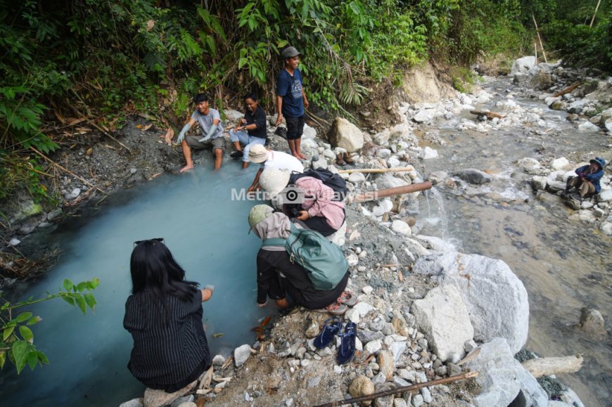 Menyingkap Panas Bumi  di Balik Indahnya Lengkeka