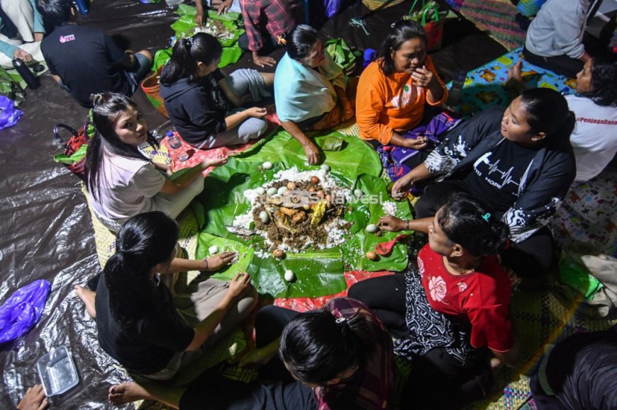 Modulu-Dulu: Lebih dari Sekadar Tradisi Makan Bersama di Lembah Bada