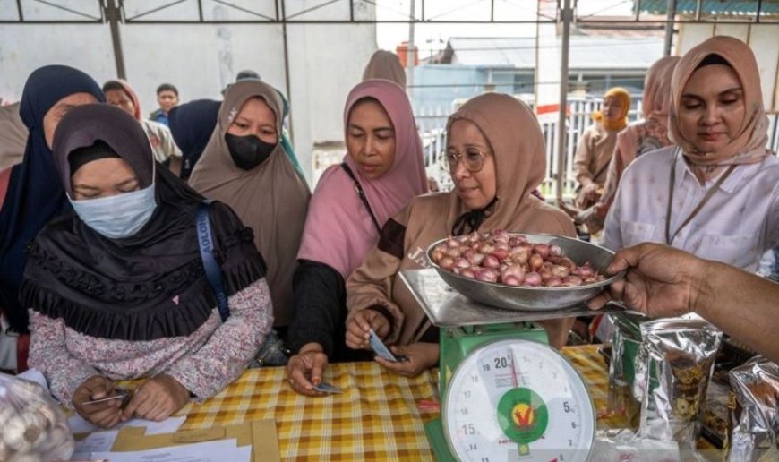 Sambut Hari Bhayangkara ke-79, Polresta Palu Gelar Pasar Murah