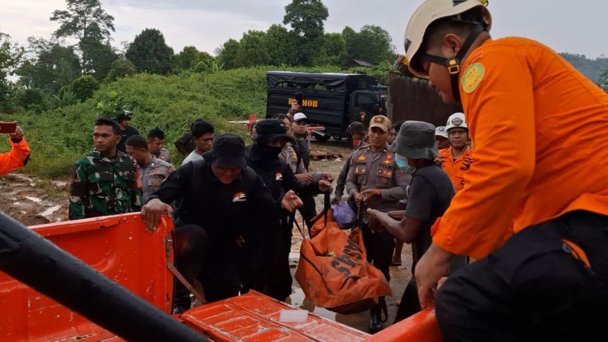 Tim SAR Temukan Satu Korban Longsor Desa Tirtanagaya