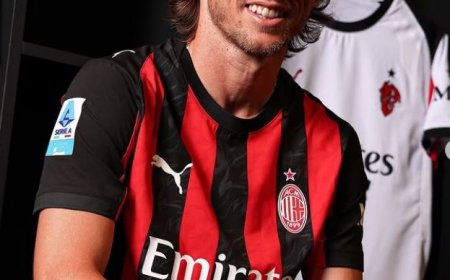 Luka Modric Resmi Bergabung AC Milan