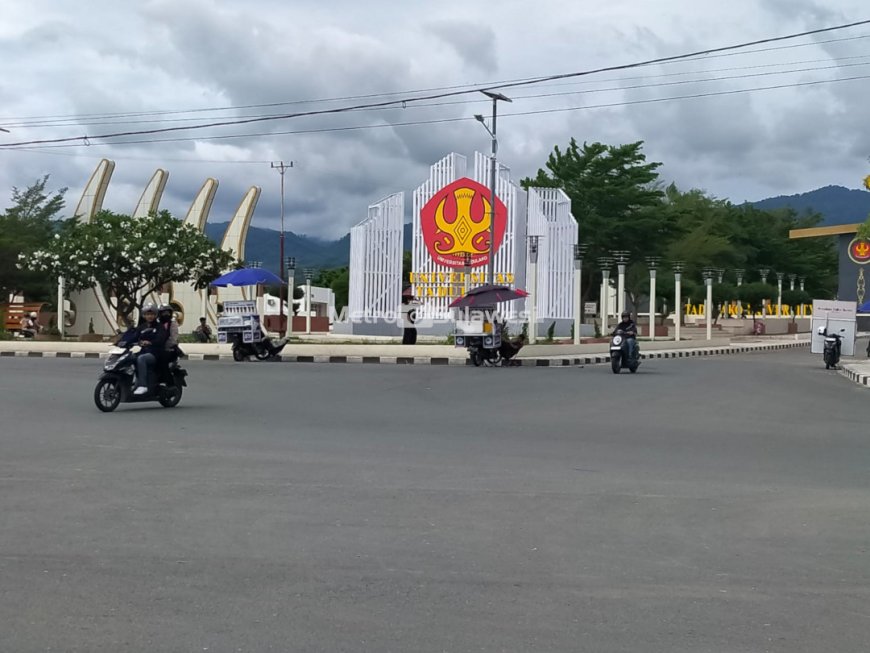 Dua Proyek di Untad Disorot Gerbang Rp14 M, Toilet Rp3,3 M