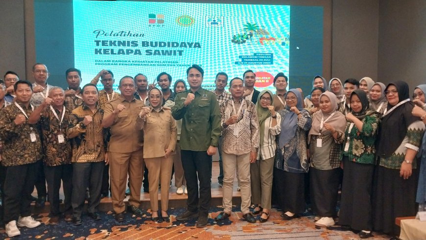 BPDP - Ditjenbun Gandeng SIB Latih Puluhan Petani Sawit di Palu