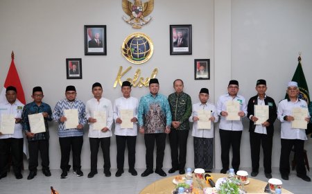 Serahkan 11 Sertipikat Tanah Wakaf, Menteri Nusron Dorong Kolaborasi Lintas Organisasi Keagamaan