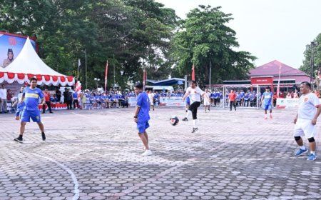 Gubernur Cetak Gol di Sepak Bola Dangdut Nambaso
