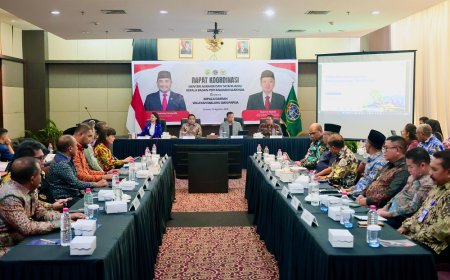 Rakor di Malut, Menteri Nusron Tekankan Pentingnya Dukungan Pemda dalam Pembuatan Sertipikat Tanah